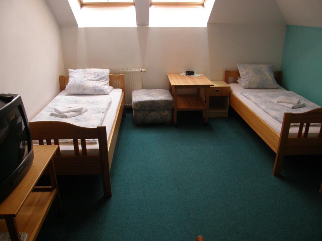 Hotel Filip Ceske Budejovice Habitación foto