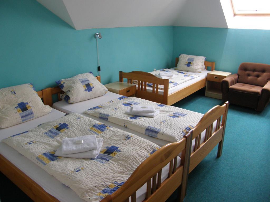 Hotel Filip Ceske Budejovice Habitación foto